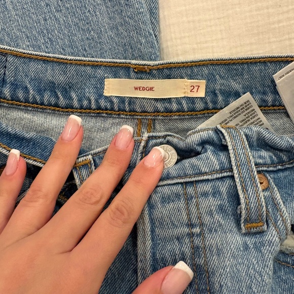 Levi's Women's High Rise Jeans - Light Blue - Picture 2 of 2